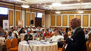 Dr. Klaus Beyer (Geschäftsführer GSTT) hielt den Eröffnungsvortrag bei der Trenchless Romania, 2018 Bukarest.