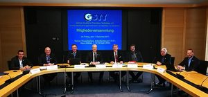 GSTT Vorstand auf der Mitgliederversammlung am 1.12.2017 in Berlin. v.l.n.r.: Christian Korndörfer, Dr. Klaus Beyer Vorstand und Geschäftsführer), Prof. Jens Hölterhoff (Vorsitz bis 31.12.2017), Prof. Dr. Karsten Körkemeyer (Vorsitz ab 1.1.2018), Torsten Schamer, Jan Hackethal, Dr. Hans-Joachim Bayer, Dr. Marc Peters (krankheitsbedingt fehlte Rainer Hermes)